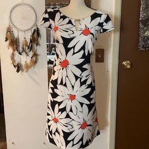 🪸🪸Ronni Nicole floral dress with peep hole